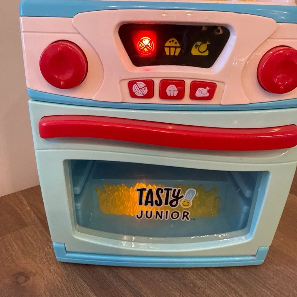 Tasty Junior Play Oven Kitchen Toy with Working Lights & Sound Preowned Tested